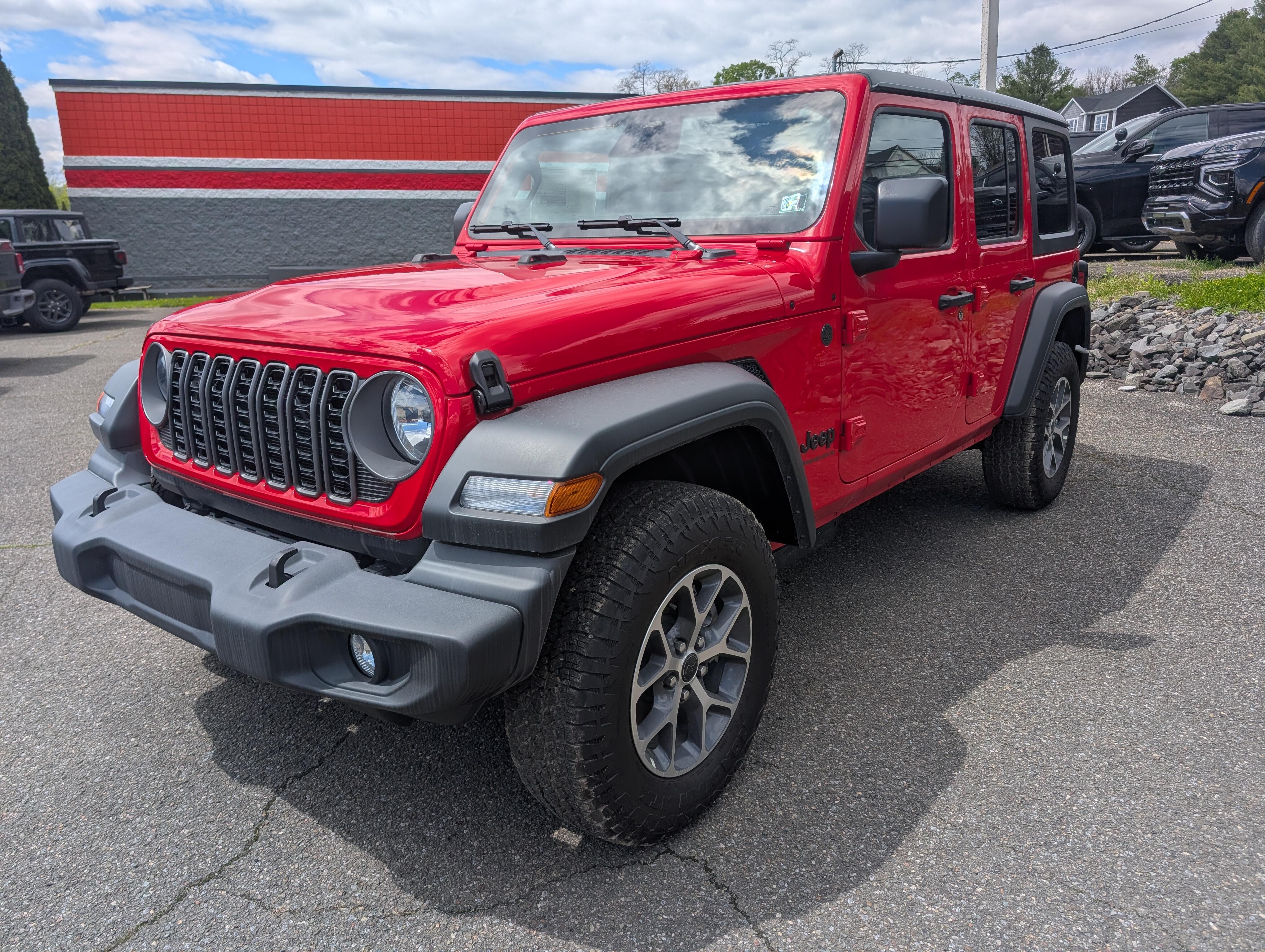 2026 Jeep Wrangler 4dr Sport