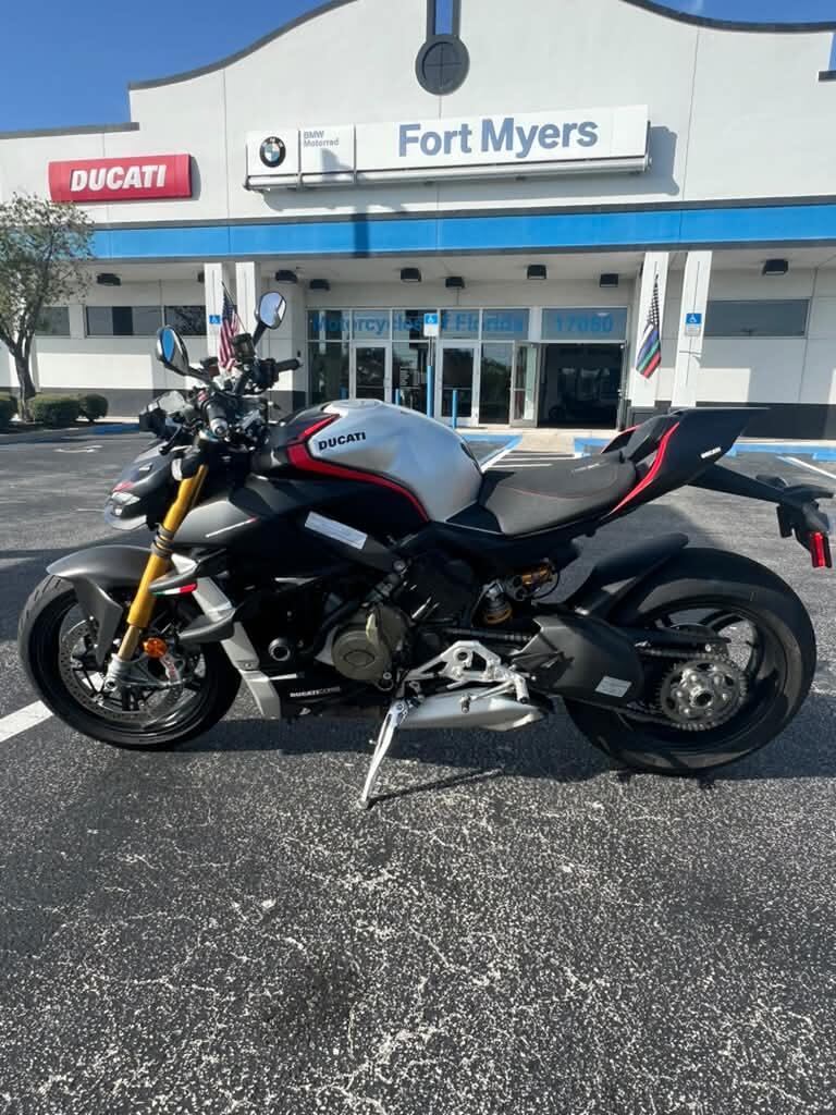 2022 Ducati STREETFIGHTER V4 SP