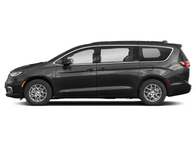 Used 2022 Chrysler Pacifica Touring L with VIN 2C4RC1BG0NR129061 for sale in Norfolk, NE