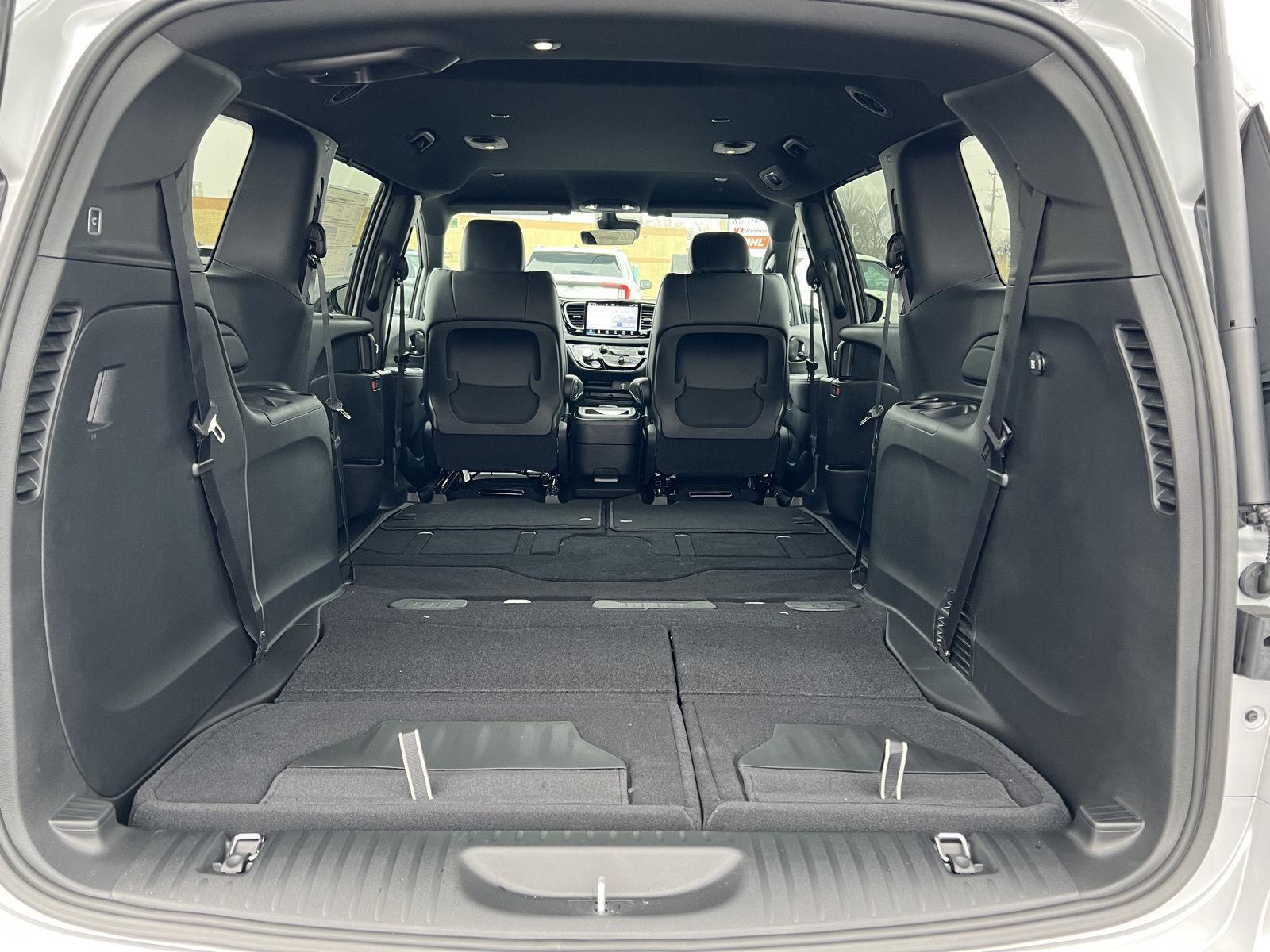 2026 Chrysler Voyager LX - Photo 49