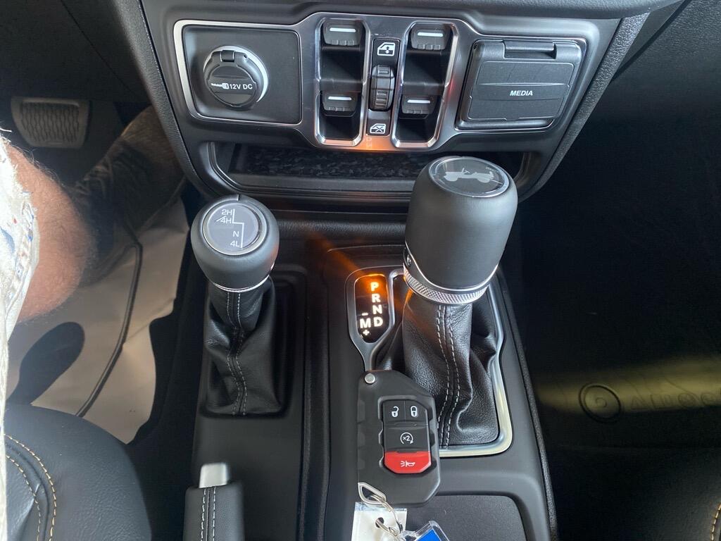 2025 Jeep Wrangler 4-Door Sahara - Photo 42