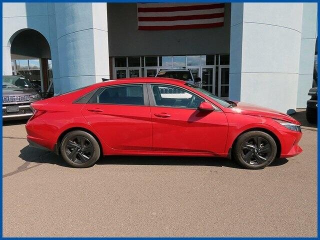 Used 2022 Hyundai Elantra SEL with VIN KMHLM4AG1NU332898 for sale in New Britain, CT