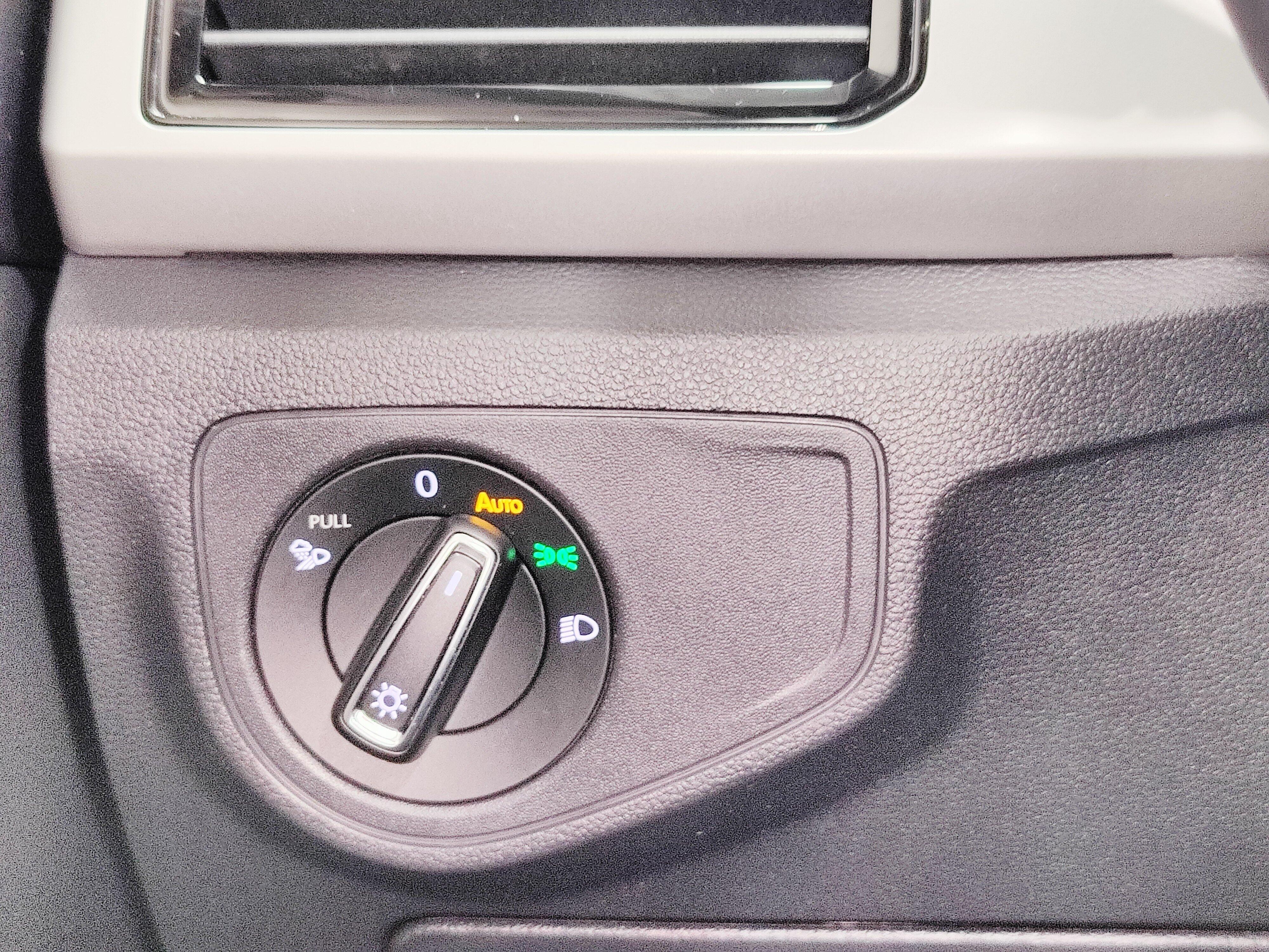 2023 Volkswagen Atlas Cross Sport SE w/Tech - Photo 28