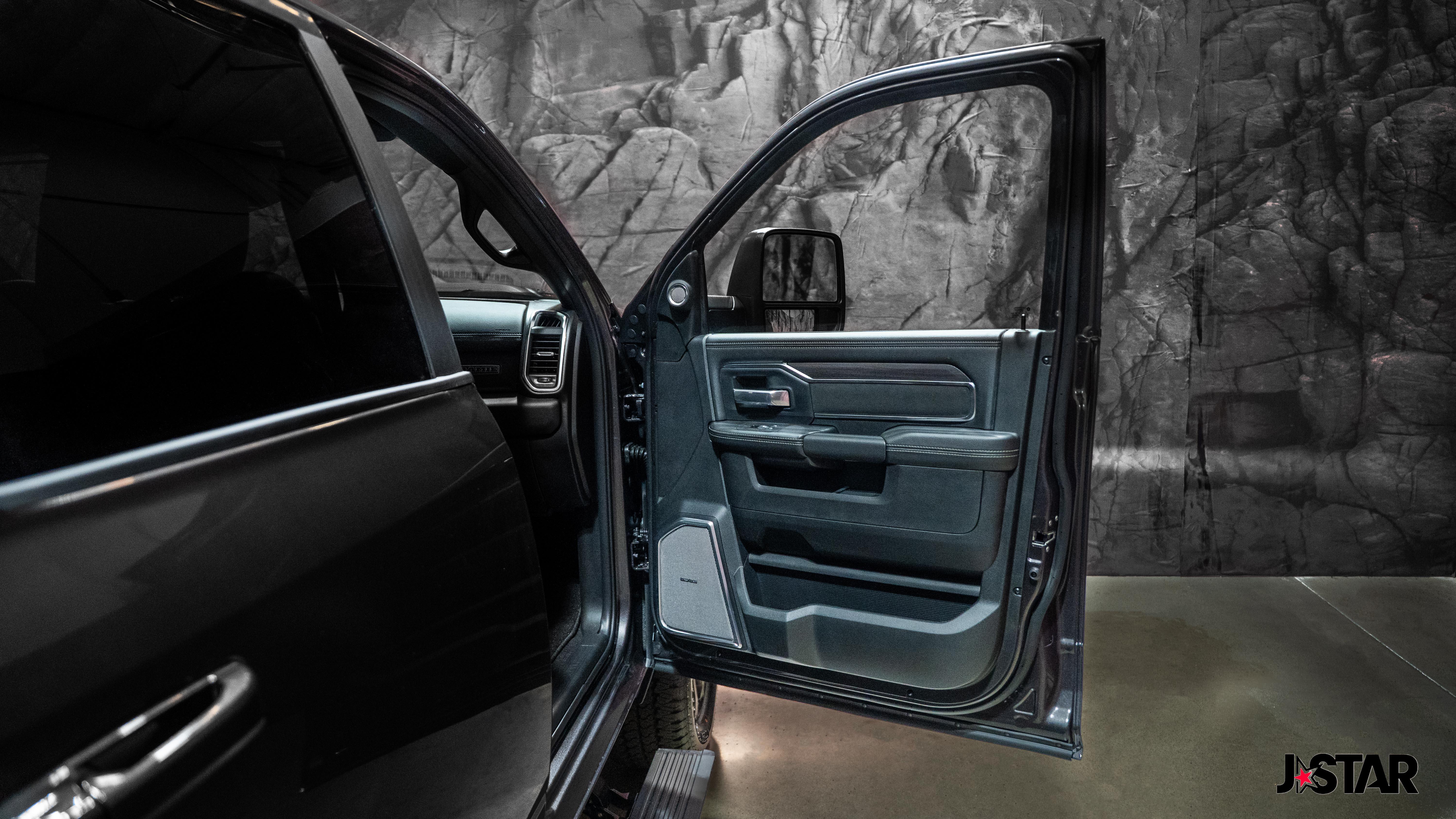 2025 RAM 2500 Laramie - Photo 9