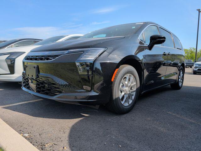 2027 Chrysler Pacifica Select's photo