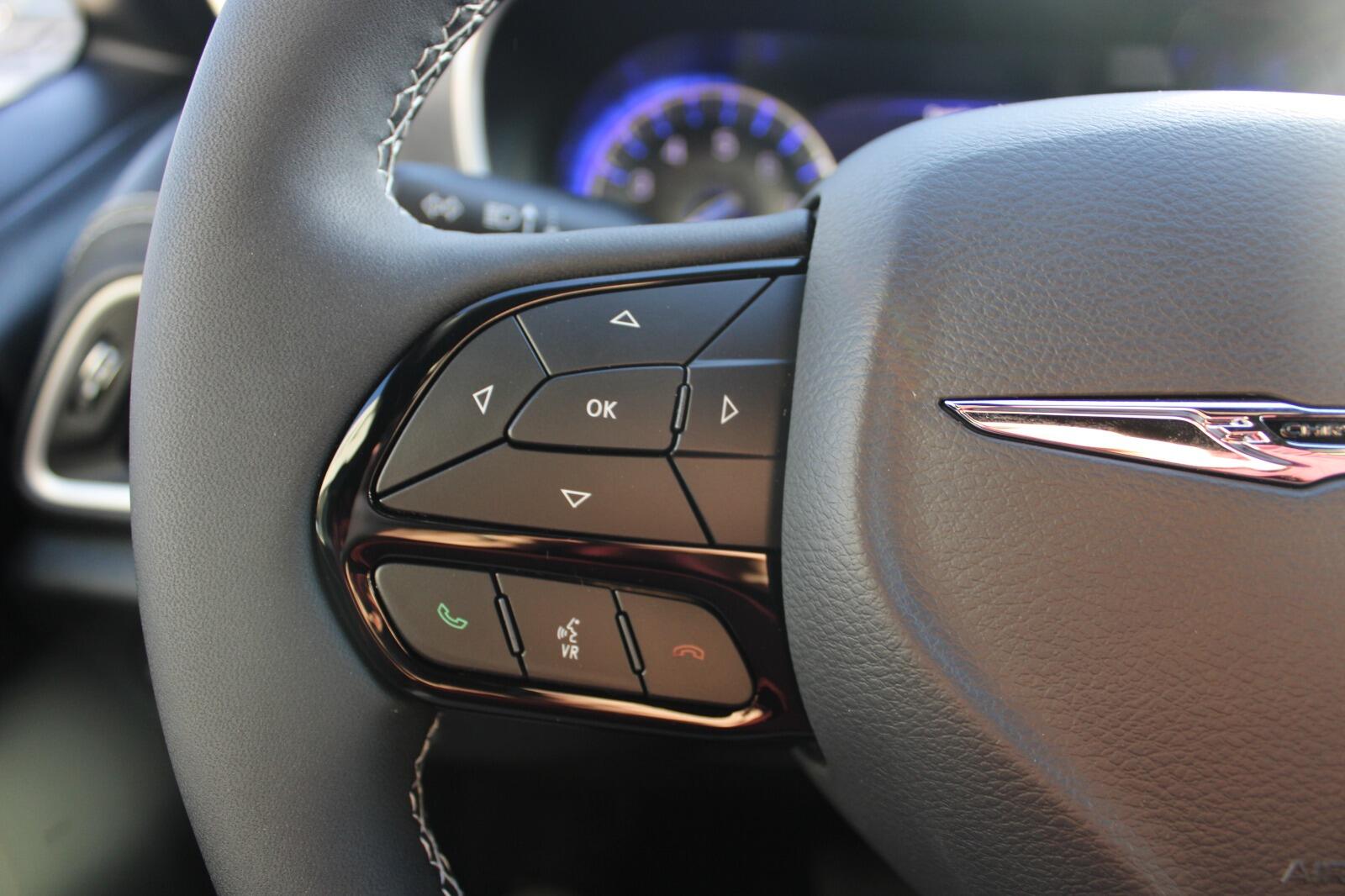 2026 Chrysler Pacifica Select - Photo 14