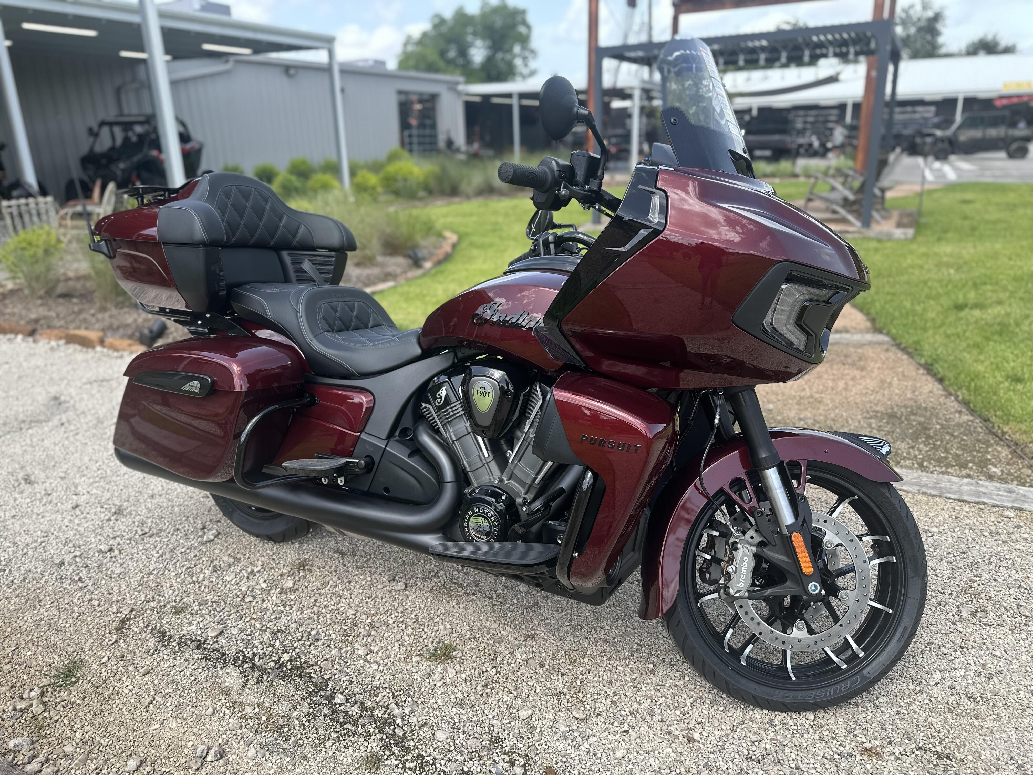 2026 Indian Motorcycle Pursuit Dark Horse