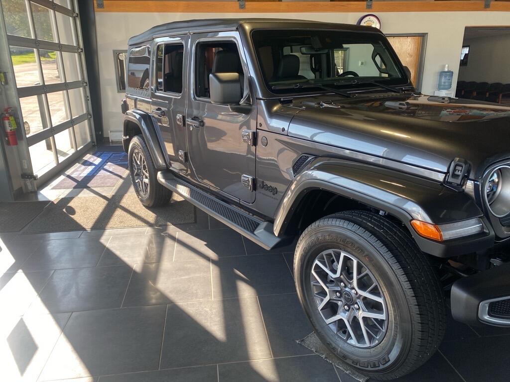 2025 Jeep Wrangler 4-Door Sahara - Photo 8