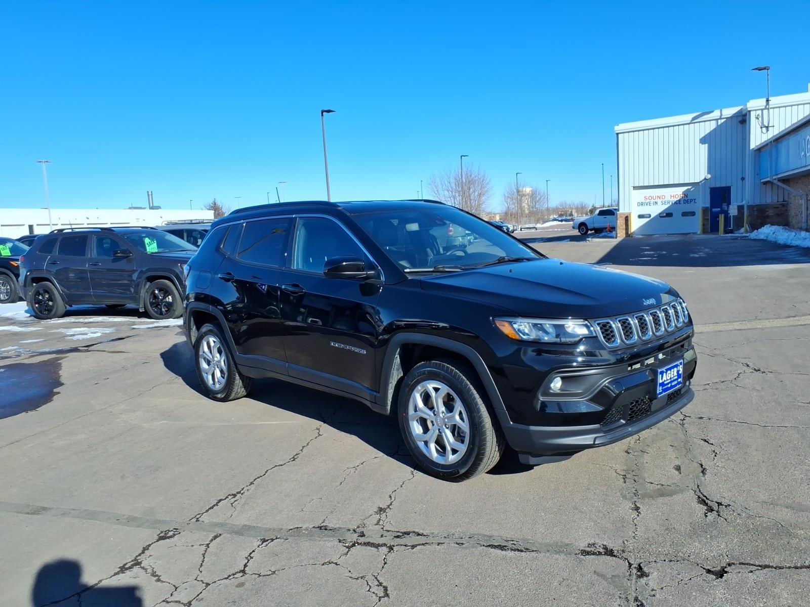 Used 2024 Jeep Compass Latitude with VIN 3C4NJDBN2RT117548 for sale in Mankato, Minnesota