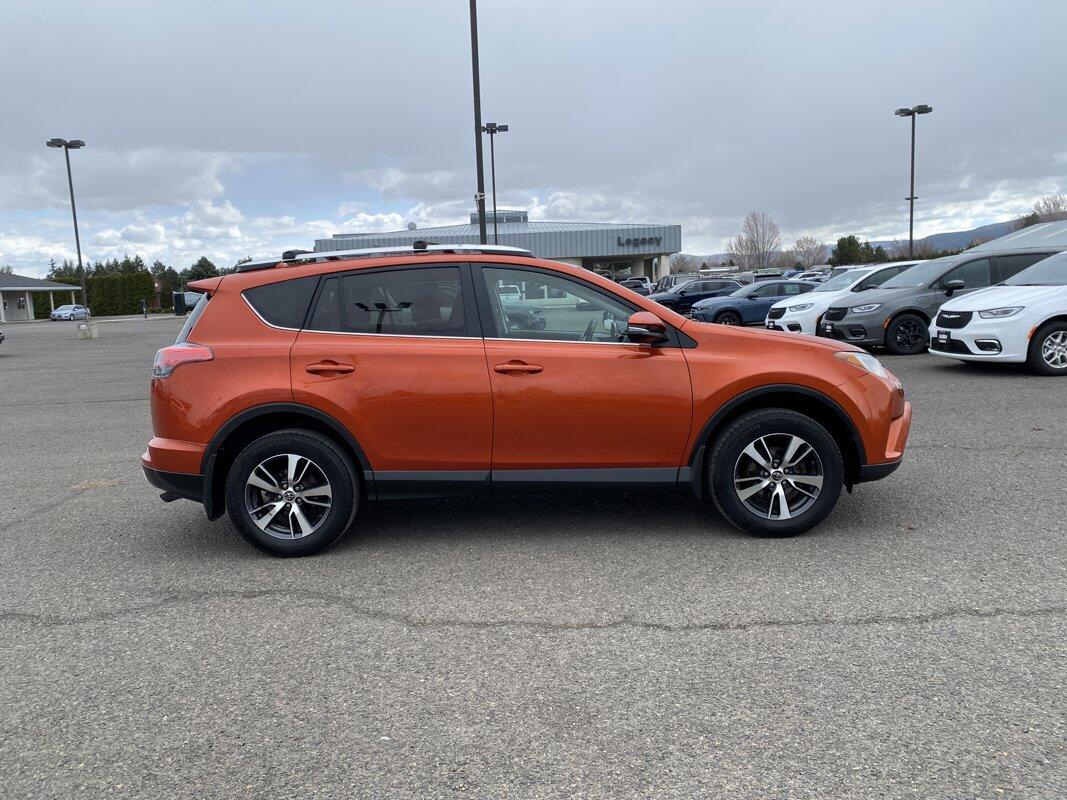 Used 2016 Toyota RAV4 XLE with VIN 2T3RFREVXGW450159 for sale in Island City, OR