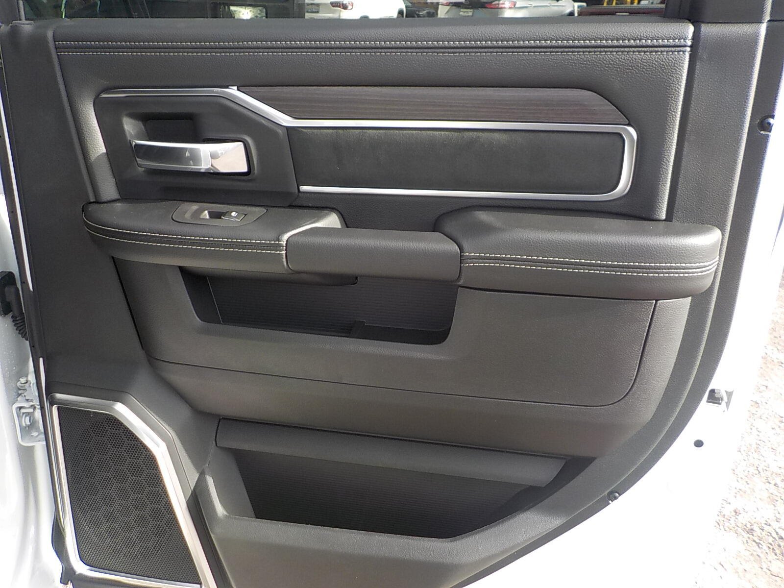 2026 RAM 2500 Laramie - Photo 10