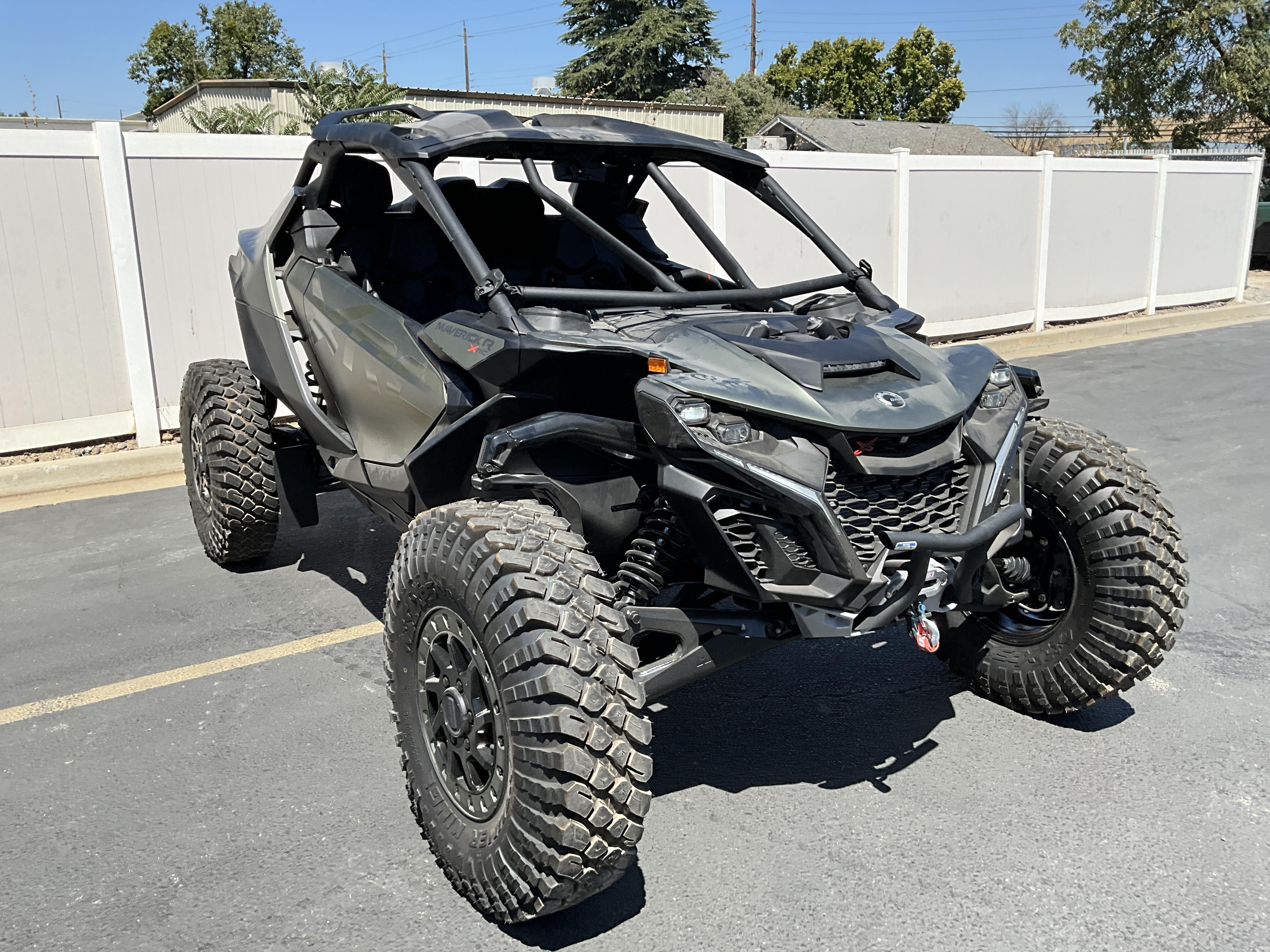 2026 Can-Am MAVERICK R XRC 999T