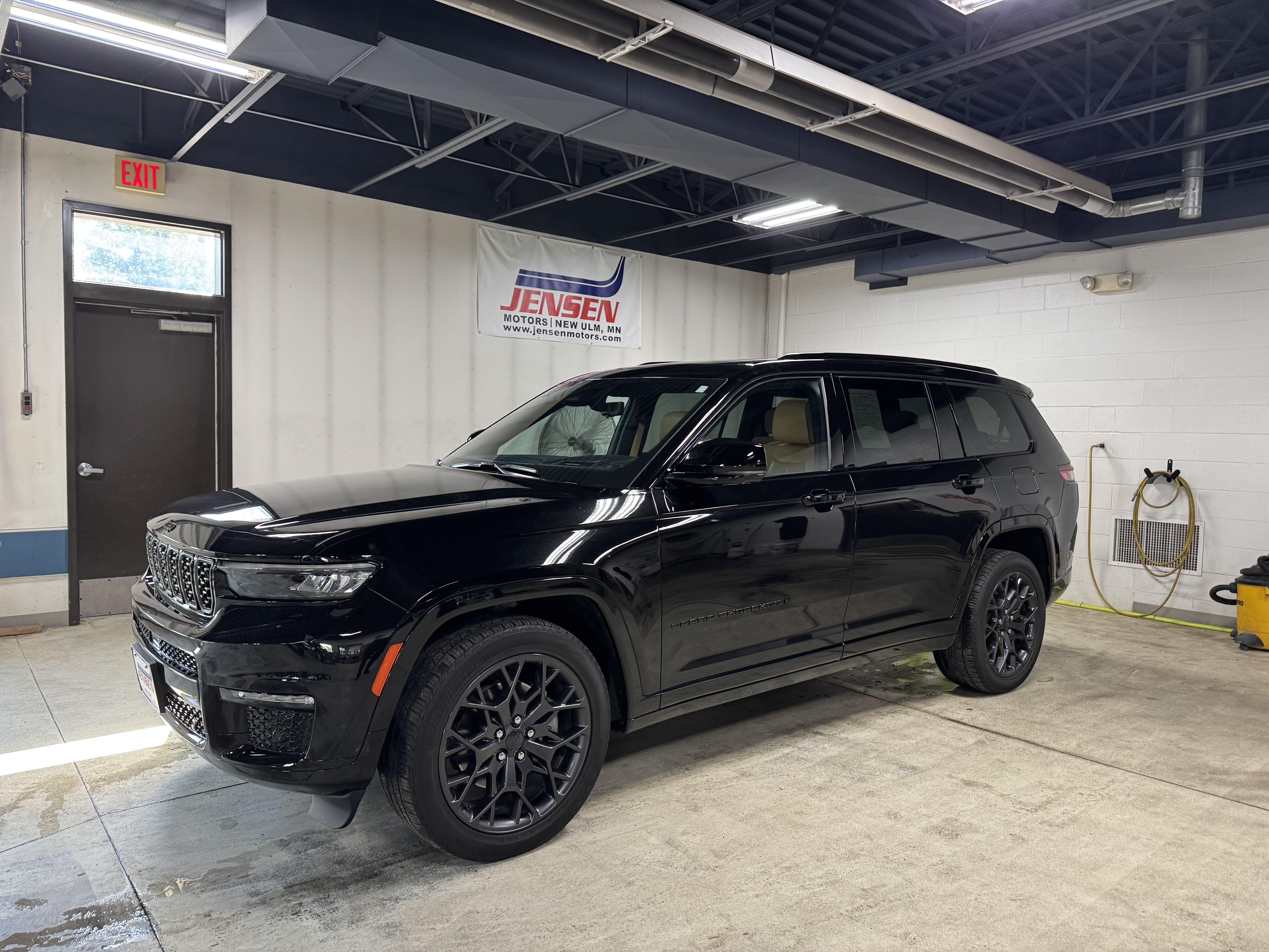 Used 2025 Jeep Grand Cherokee L Summit Reserve with VIN 1C4RJKEG2S8666898 for sale in New Ulm, Minnesota