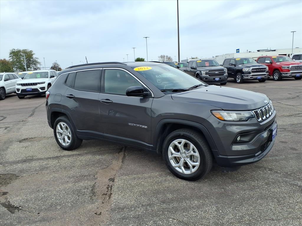 Used 2024 Jeep Compass Latitude with VIN 3C4NJDBN9RT154564 for sale in Mankato, Minnesota