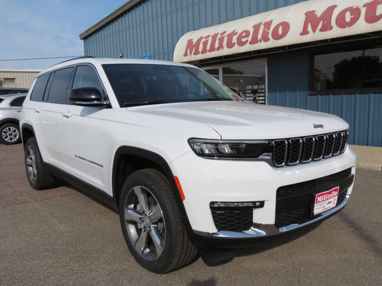 Used 2021 Jeep Grand Cherokee L Limited with VIN 1C4RJKBGXM8169850 for sale in Fairmont, Minnesota