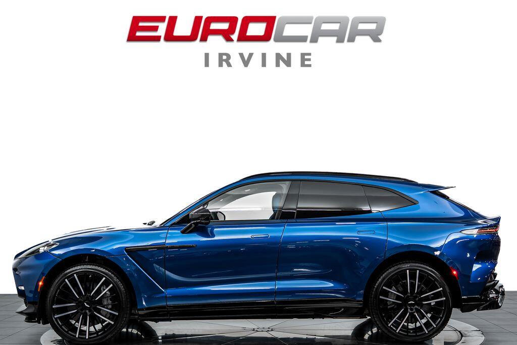 2023 Aston Martin DBX 707 *HUGE CARBON OPTIONS * TRI-COLOR INTERIOR*Image 2