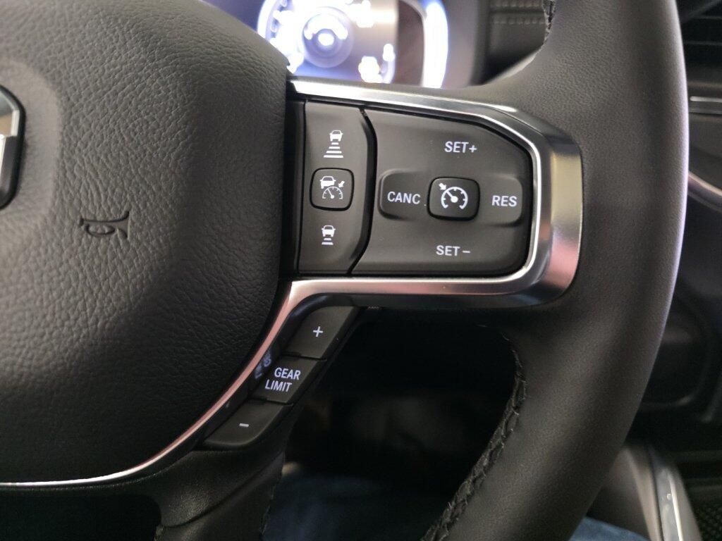 2026 RAM 3500 Laramie - Photo 18