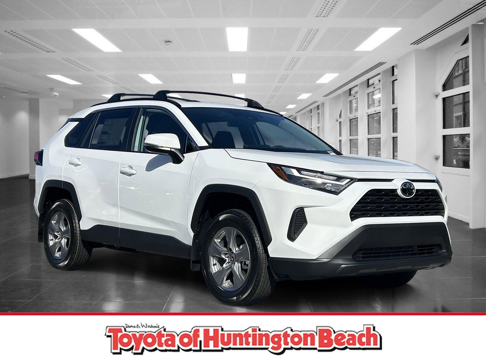 2025 Toyota RAV4 XLE's photo