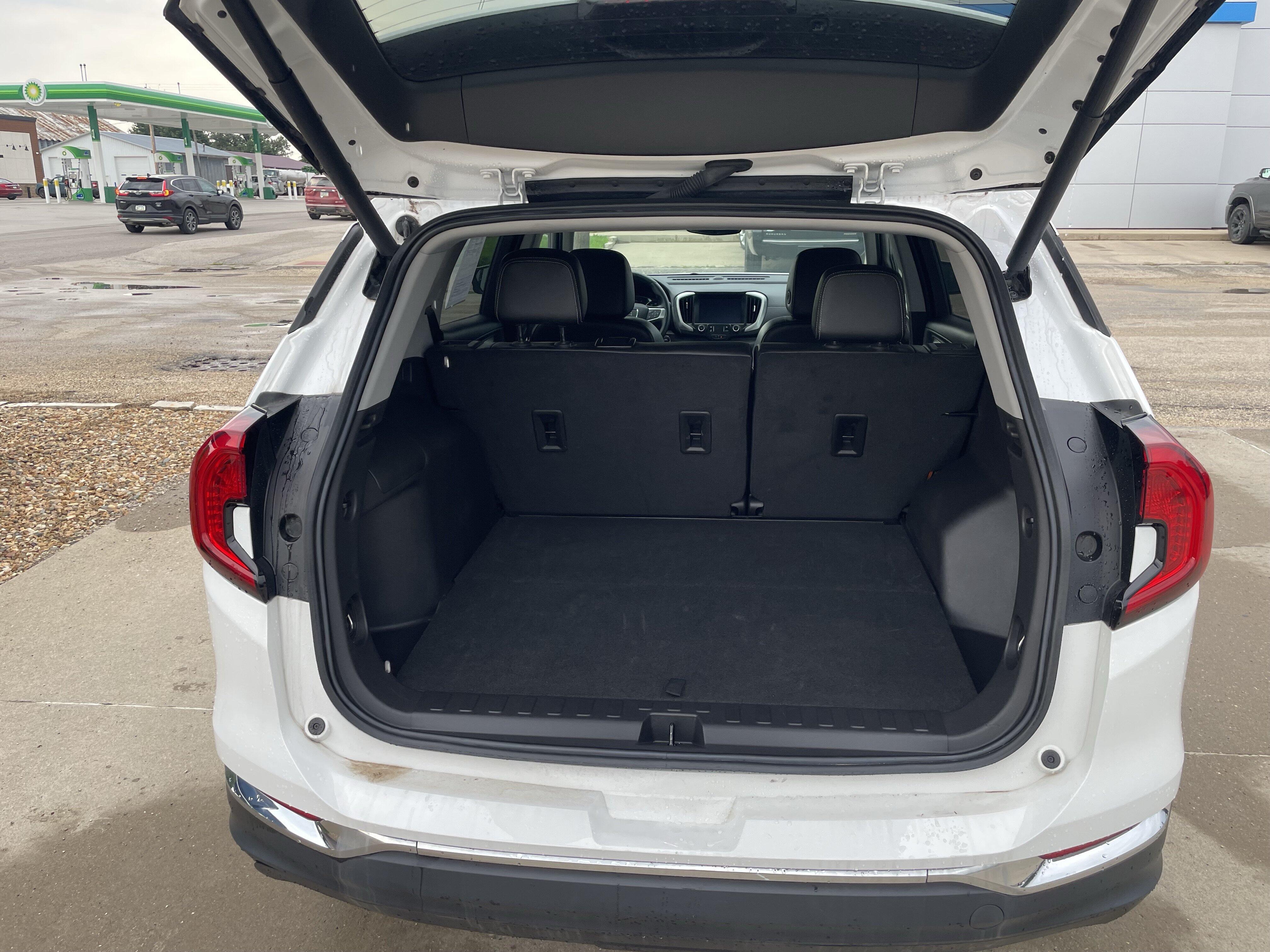 2024 GMC Terrain SLT - Photo 16