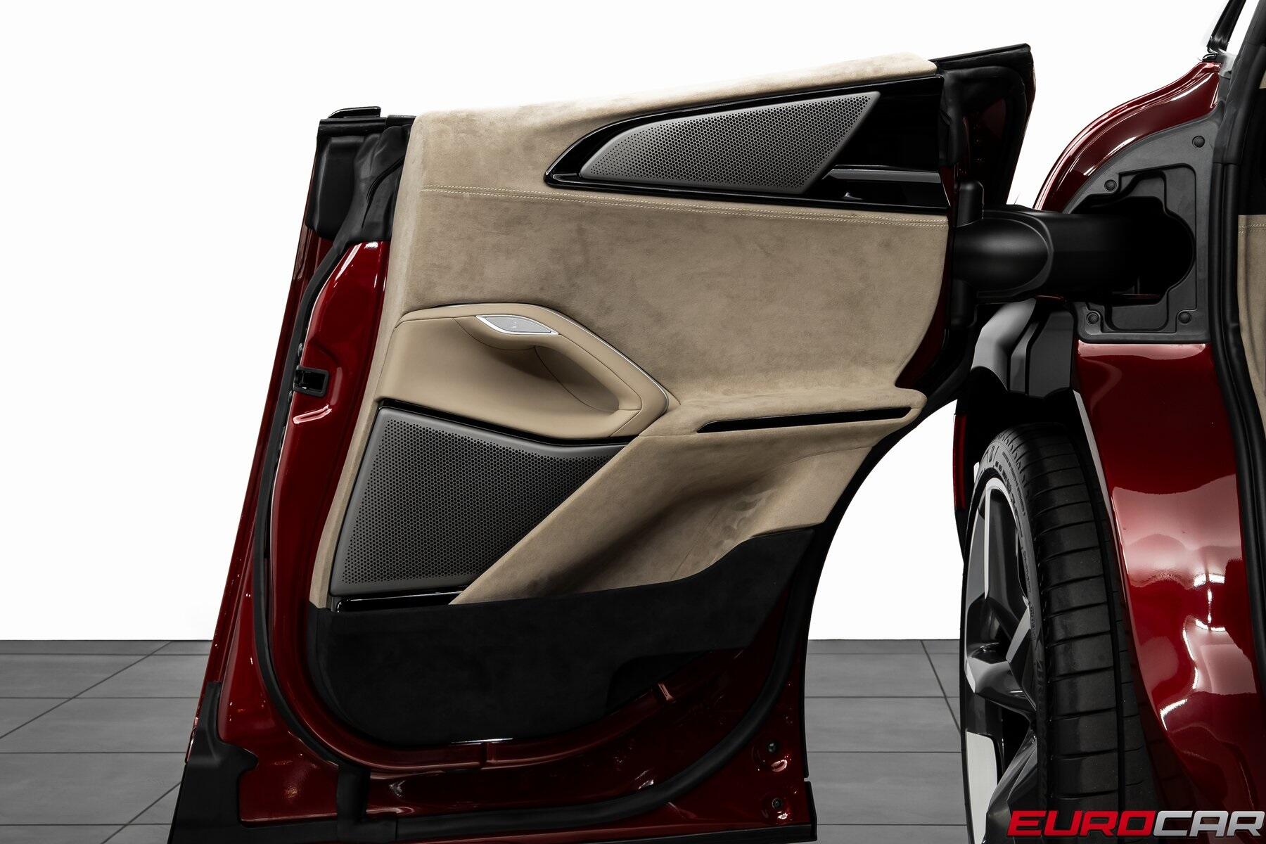 Used 2024 Ferrari Purosangue *SPECIAL FACTORY PAINT * PASSENGER DISPLAY*Image 28