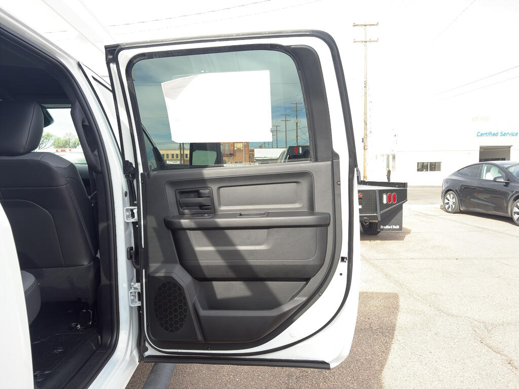 2026 RAM 3500 Chassis Tradesman - Photo 17