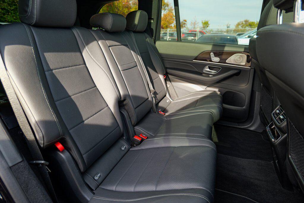 2025 Mercedes-Benz GLS Base - Photo 32