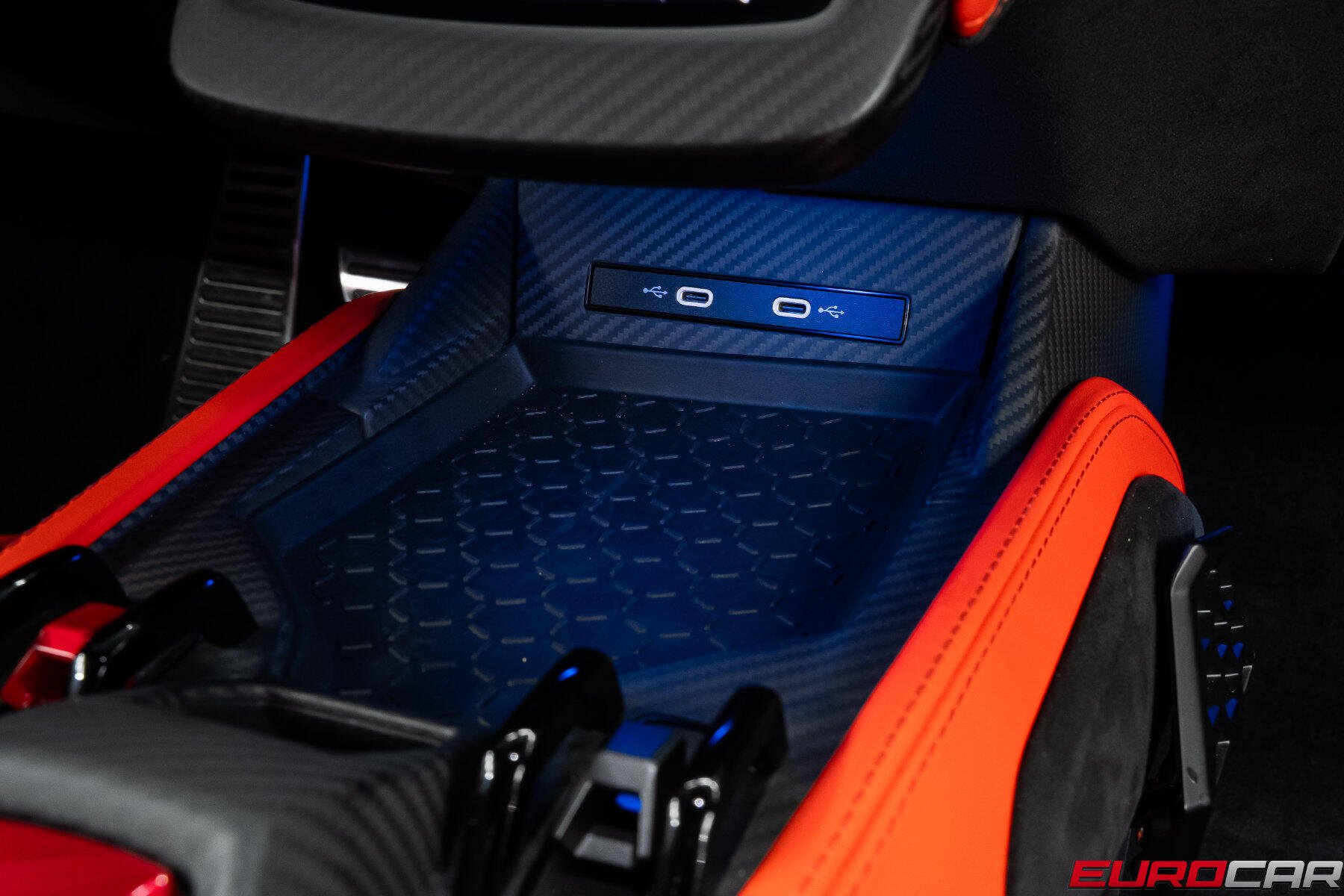 2025 Lamborghini Revuelto *HUGE CARBON OPTIONS * PASSENGER DISPLAY*Image 36