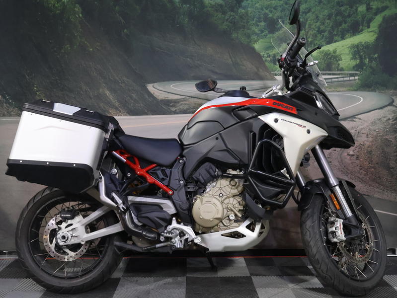 2023 Ducati Multistrada V4 Rally Brushed Aluminum & Matte Black