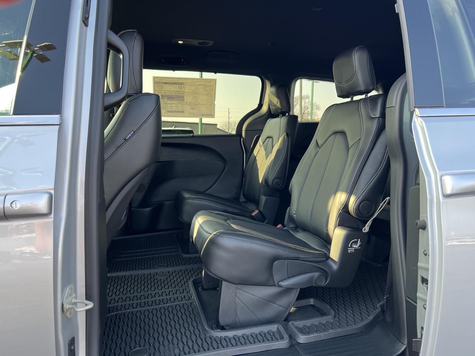 2026 Chrysler Voyager LX - Photo 34