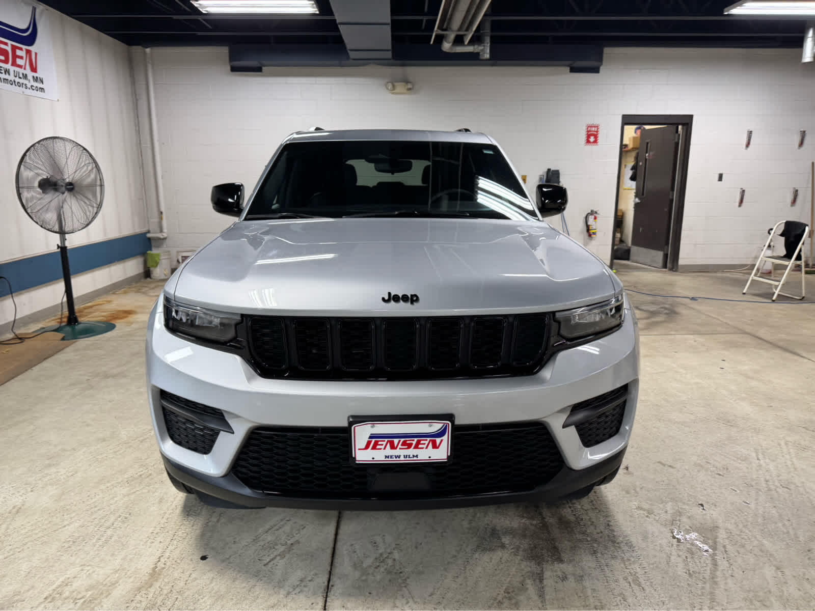 Used 2024 Jeep Grand Cherokee Altitude with VIN 1C4RJHAG2R8505647 for sale in New Ulm, Minnesota
