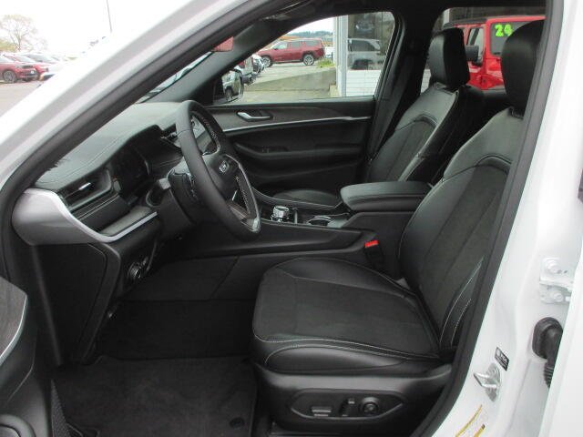 2026 Jeep Grand Cherokee Laredo - Photo 15