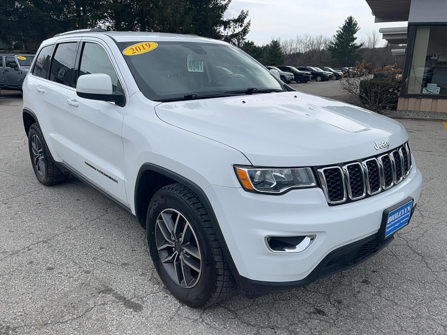 View vehicle photo 3