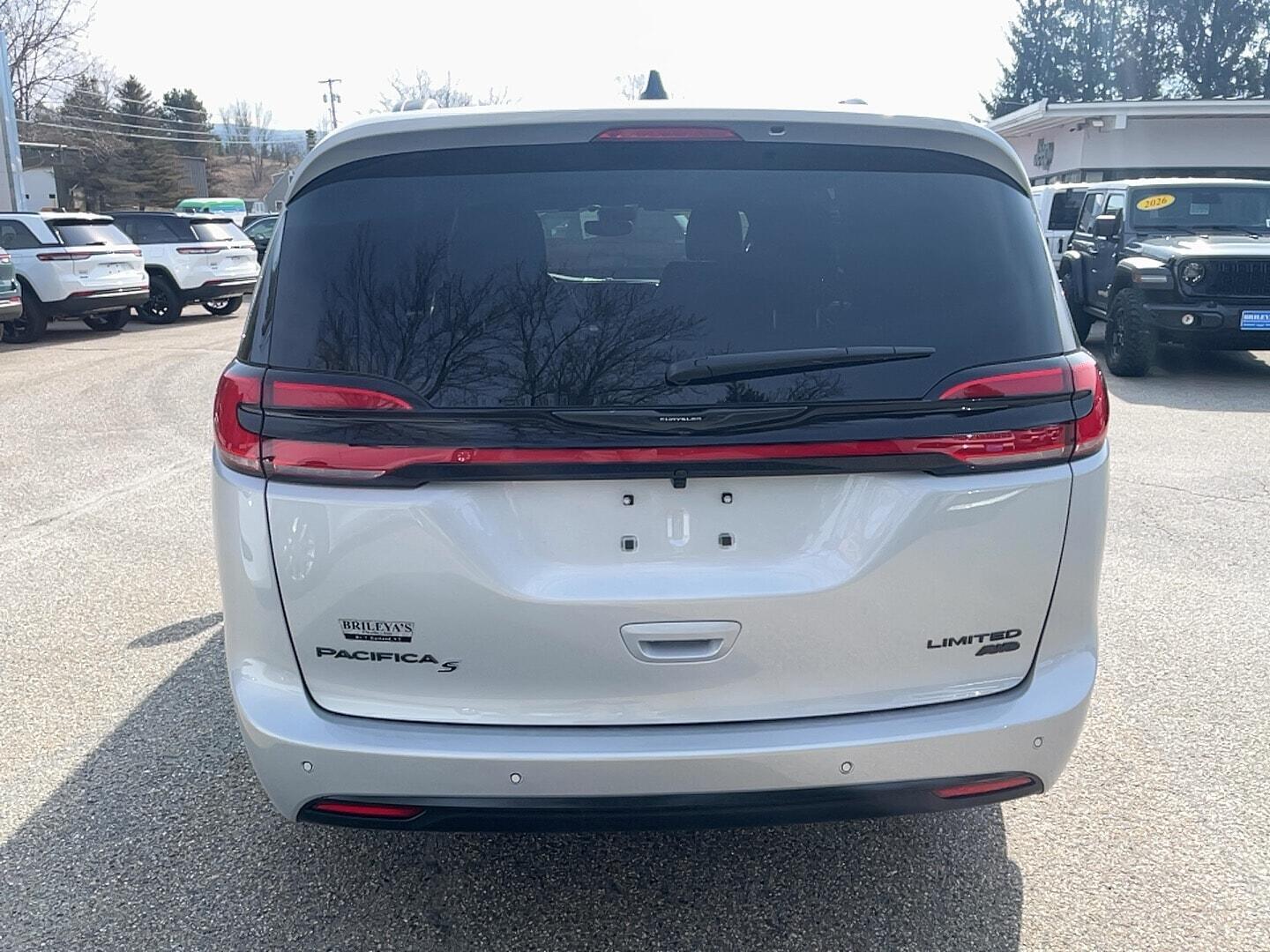 View vehicle photo 7