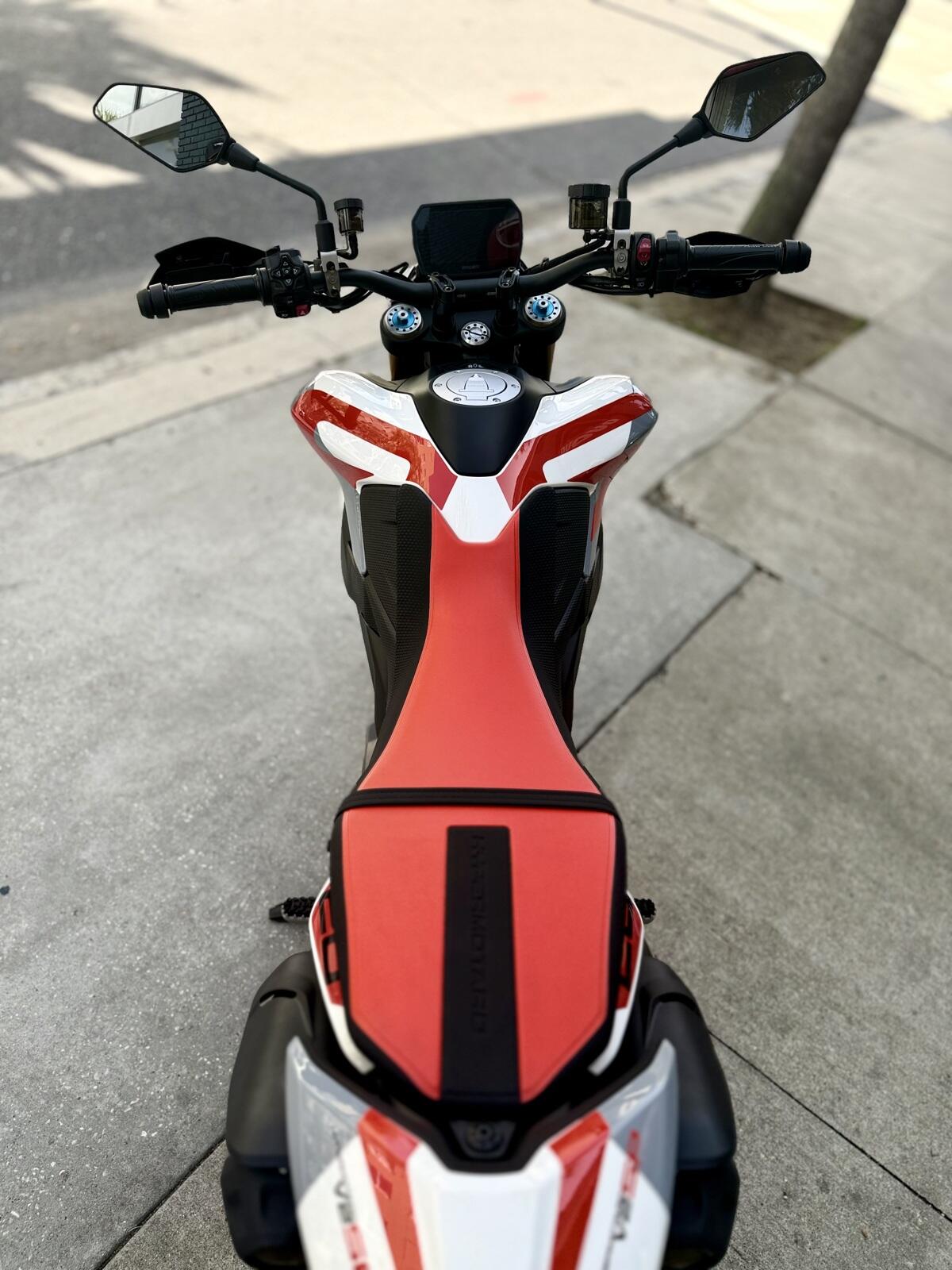 New 2027 Ducati HYPERMOTARD V2 SP 