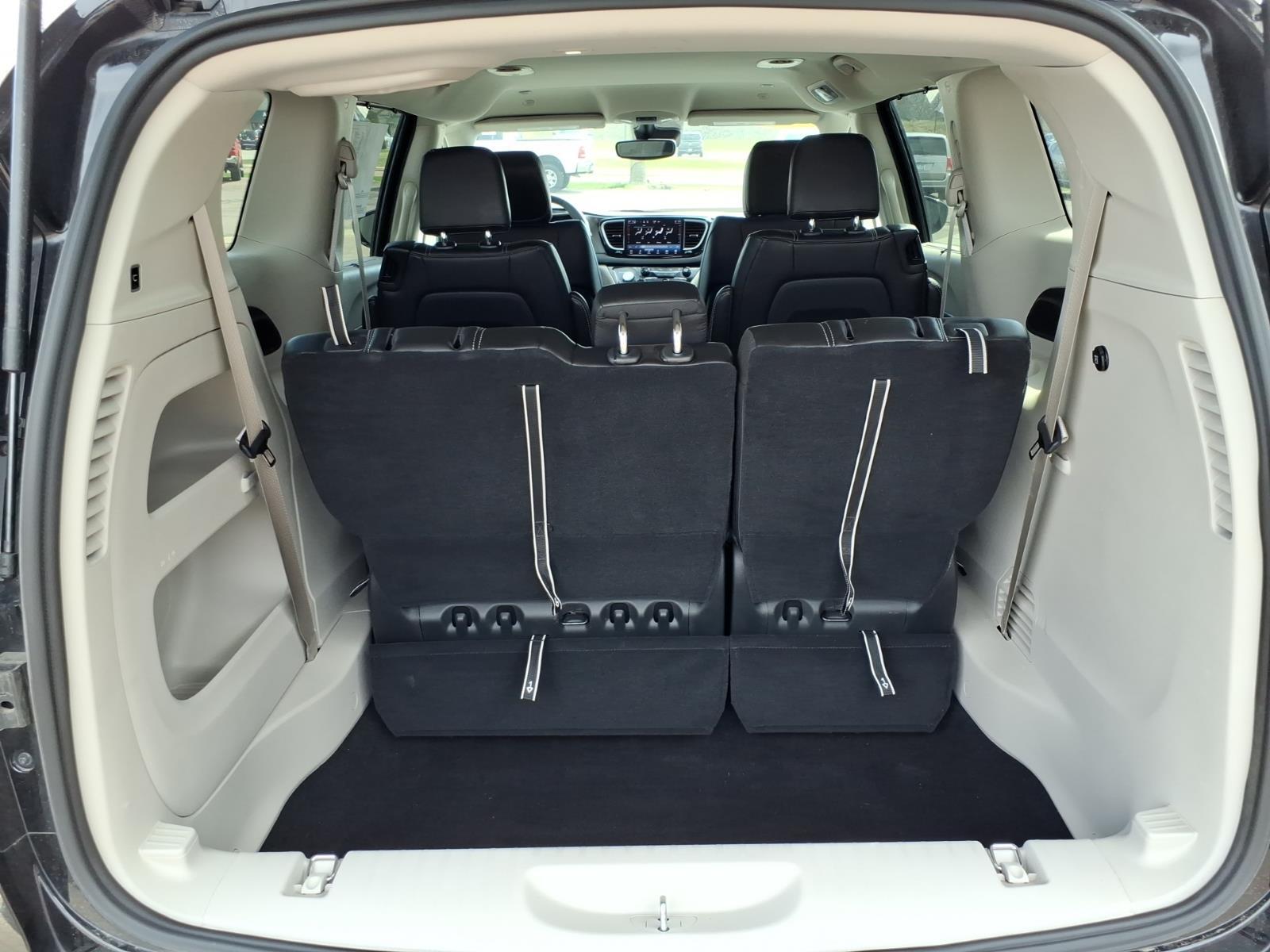 2024 Chrysler Pacifica Touring L - Photo 19