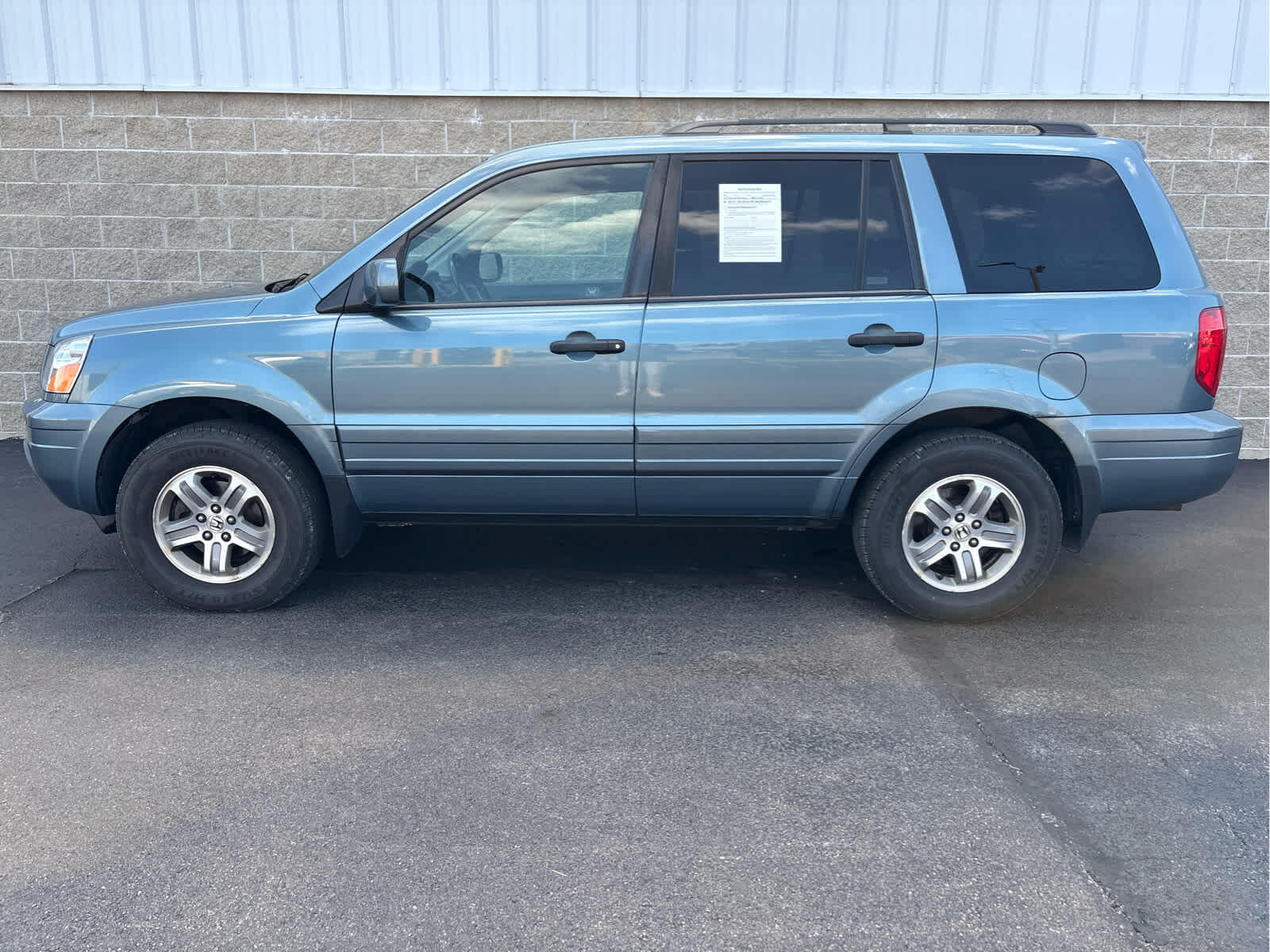 Used 2005 Honda Pilot EX with VIN 2HKYF185X5H503195 for sale in Wilmington, OH