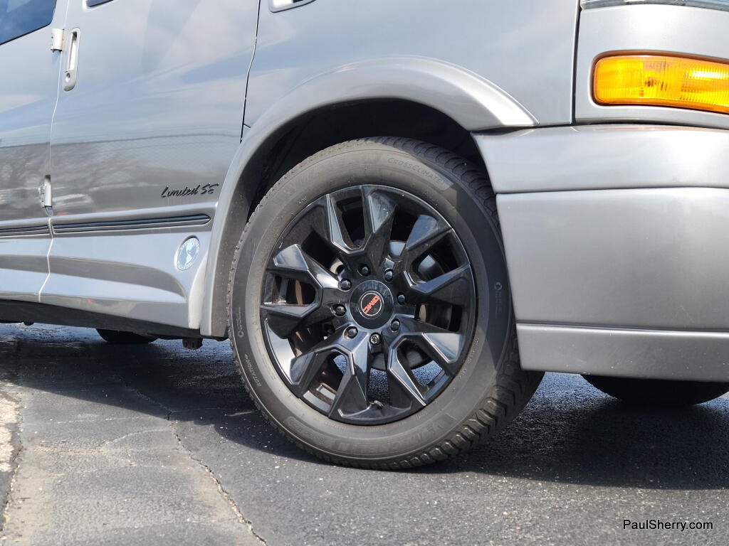 2023 GMC Savana Cargo Work Van - Photo 12