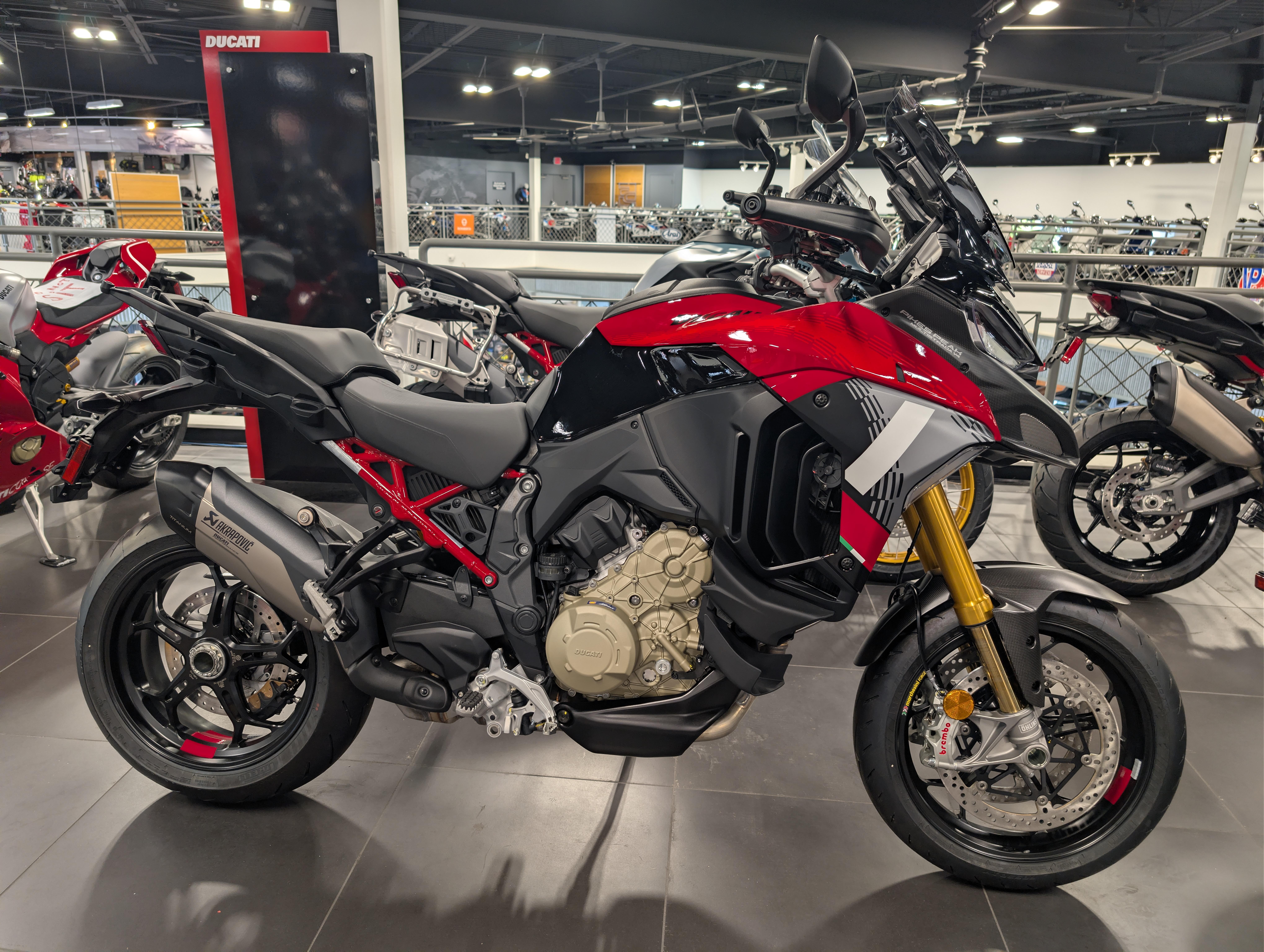 2026 Ducati MULTISTRADA V4 PIKES PEAK