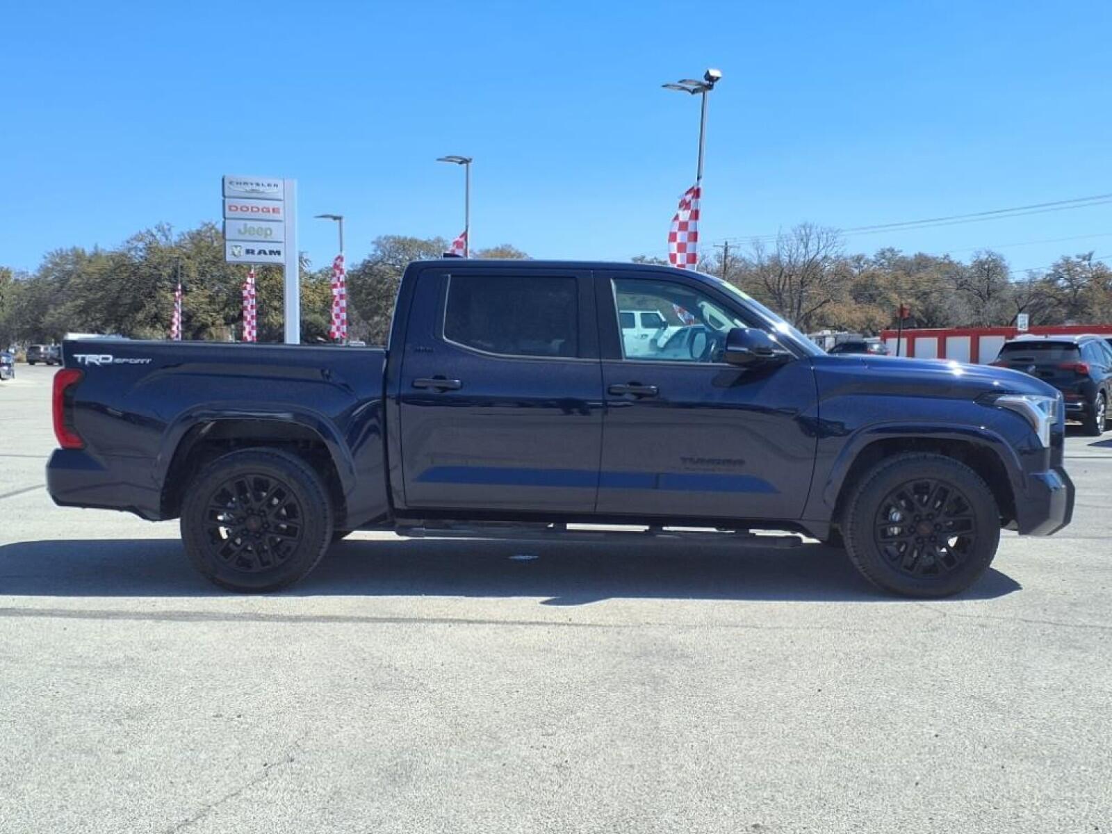 Used 2022 Toyota Tundra SR5 with VIN 5TFLA5AB3NX013296 for sale in Uvalde, TX