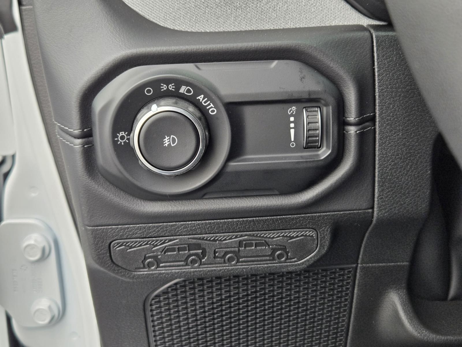 2025 Jeep Wrangler 4-Door Sahara - Photo 20