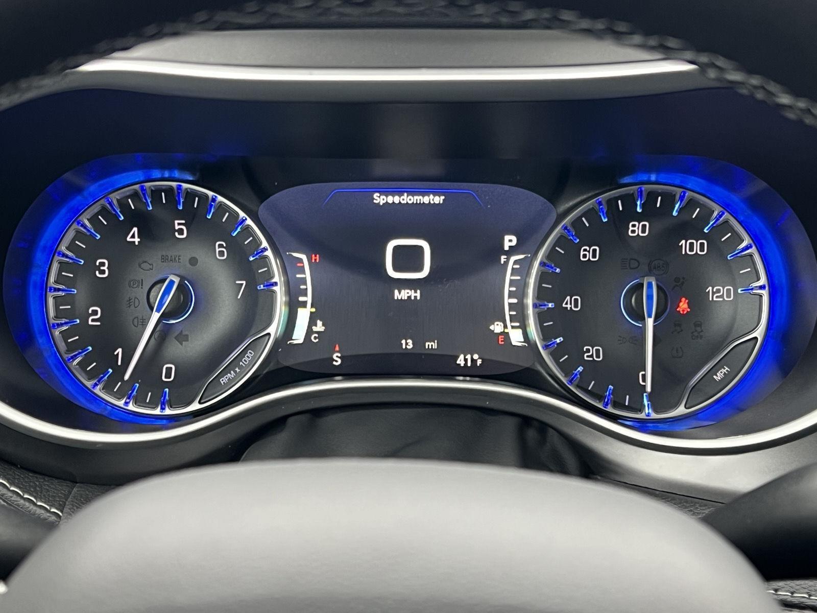 2026 Chrysler Pacifica Select - Photo 23