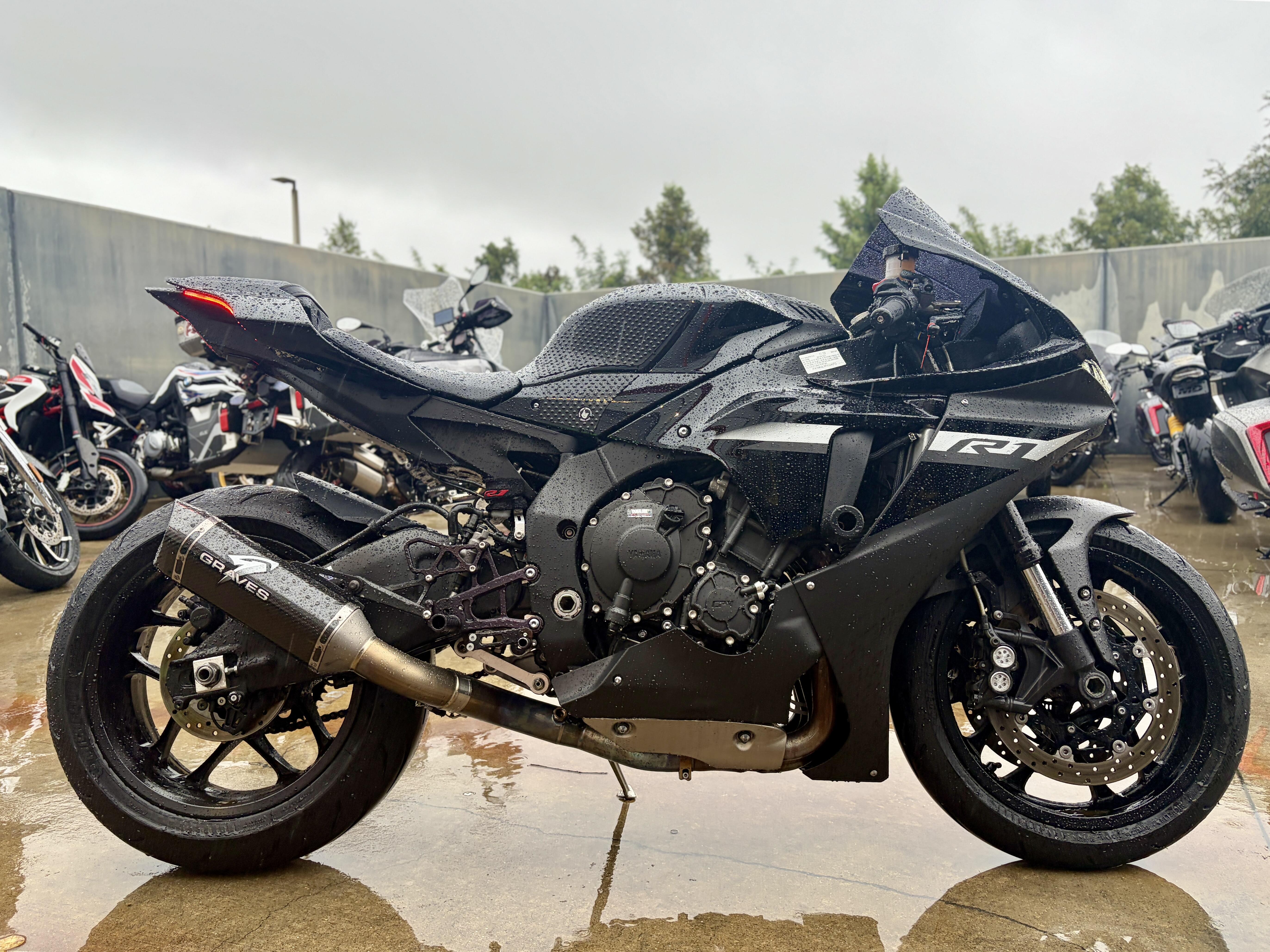 2024 Yamaha YZFR1