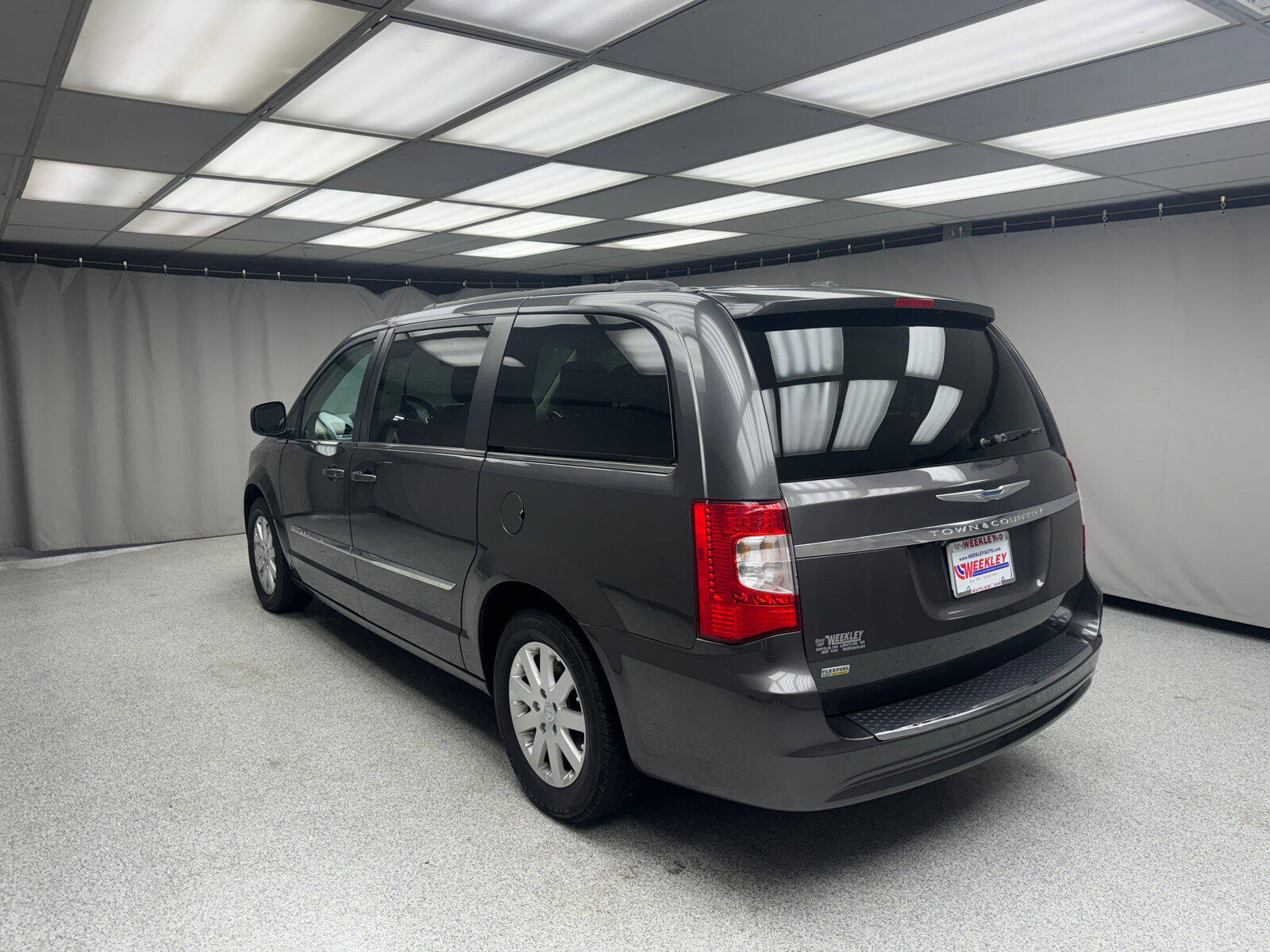 Used 2015 Chrysler Town & Country Touring with VIN 2C4RC1BG0FR715096 for sale in Butler, OH