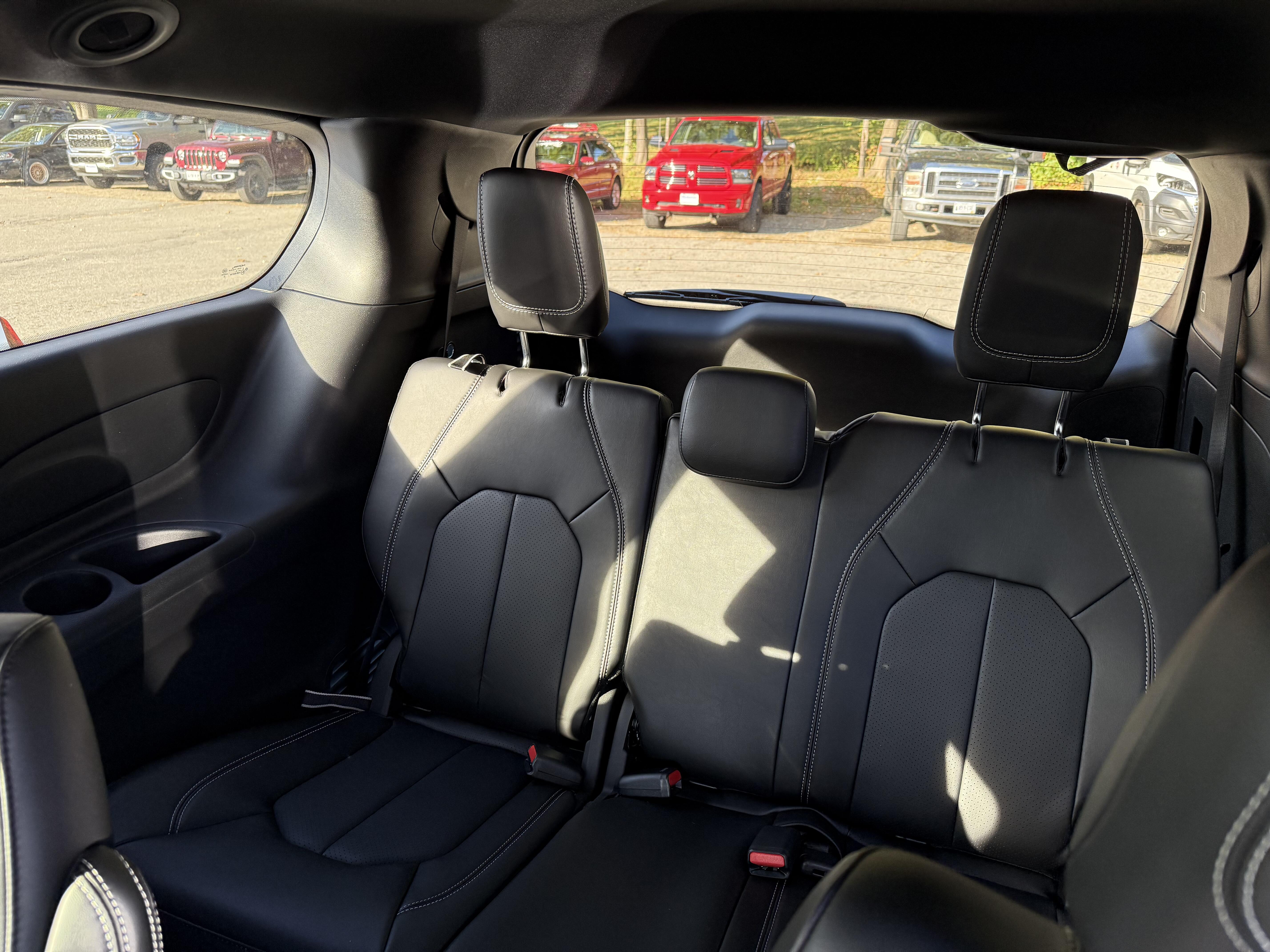 2026 Chrysler Voyager LX - Photo 9