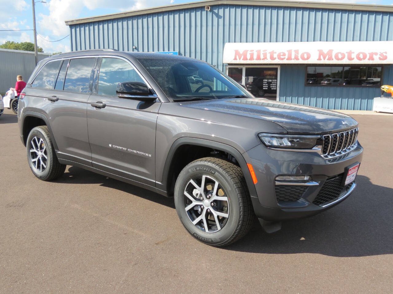 Used 2023 Jeep Grand Cherokee Limited with VIN 1C4RJHBG0PC634415 for sale in Fairmont, MN