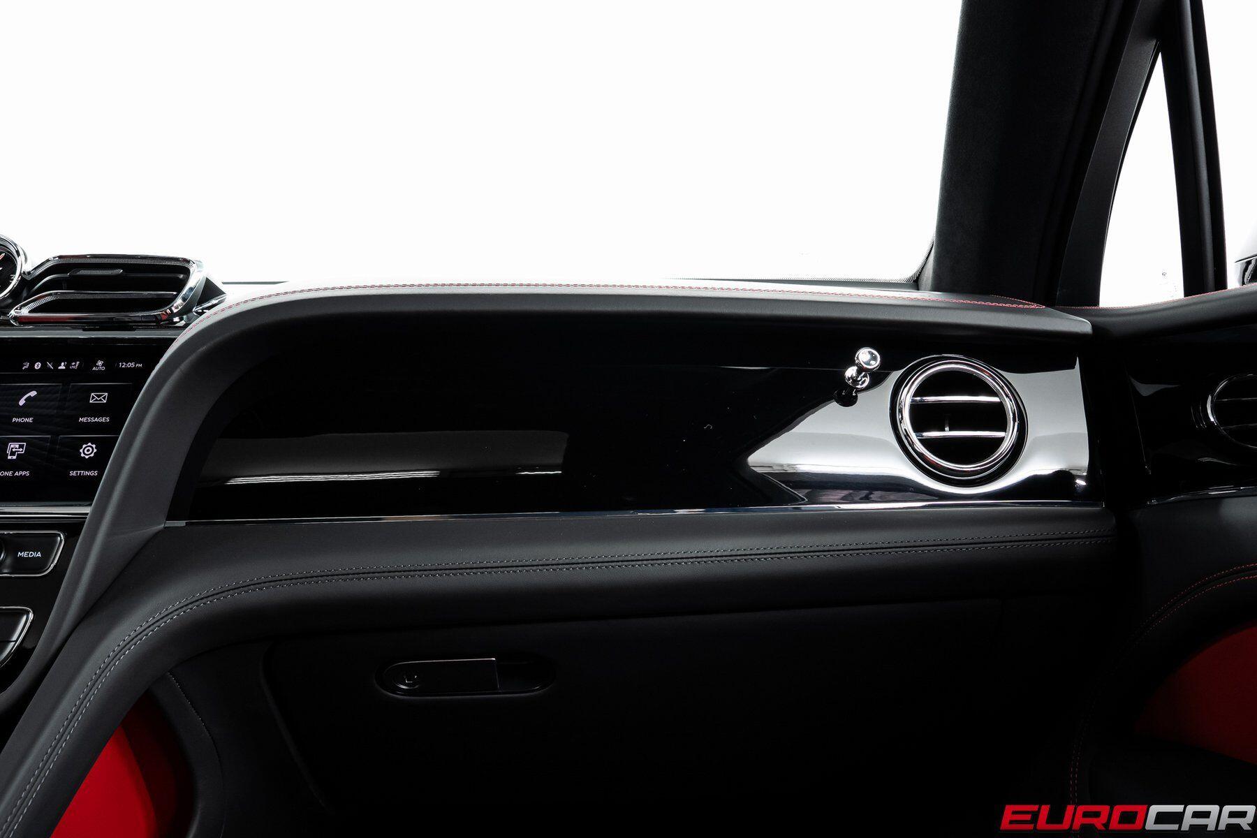 2024 Bentley Bentayga Azure - Photo 30