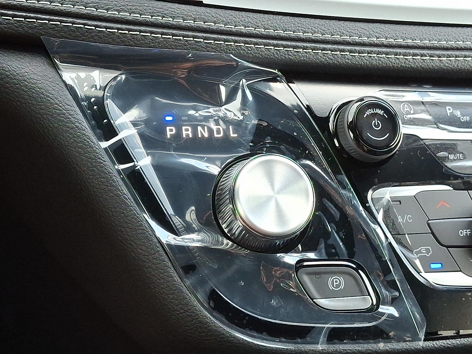 2025 Chrysler Pacifica Select - Photo 11