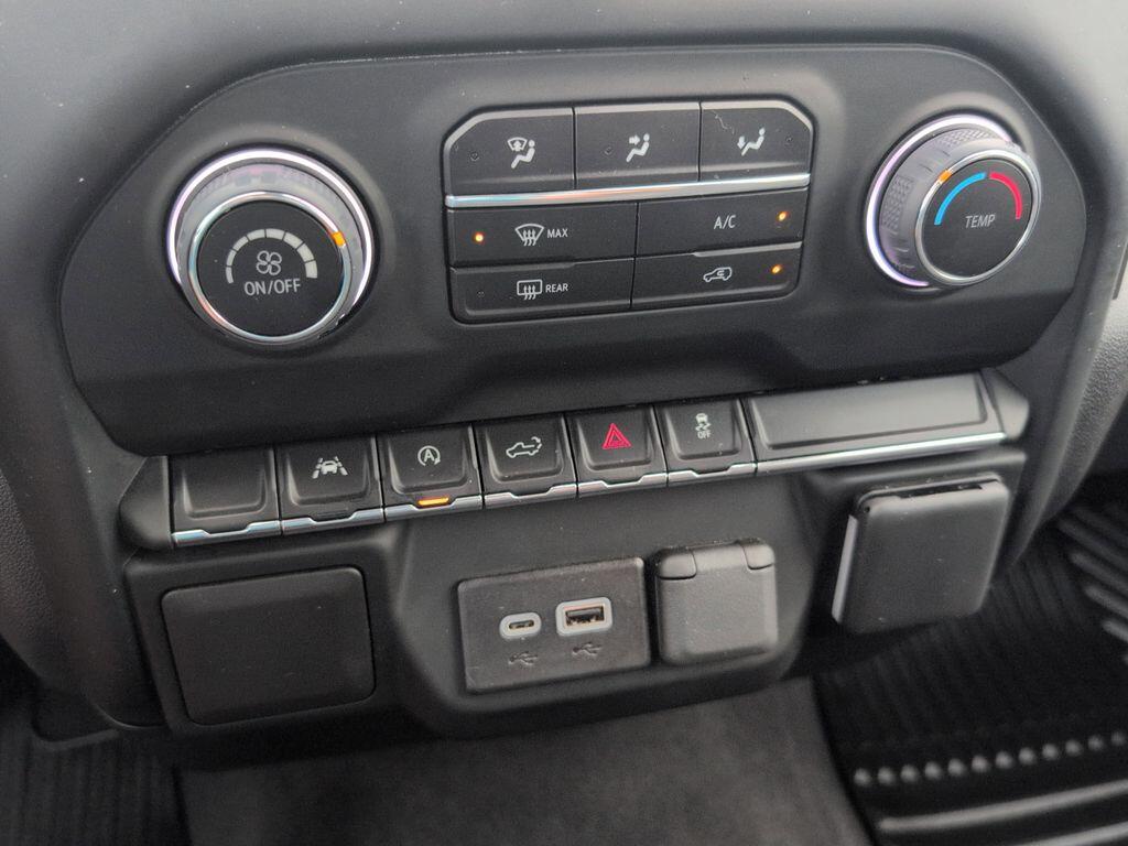 2024 Chevrolet Silverado 1500 Custom - Photo 17