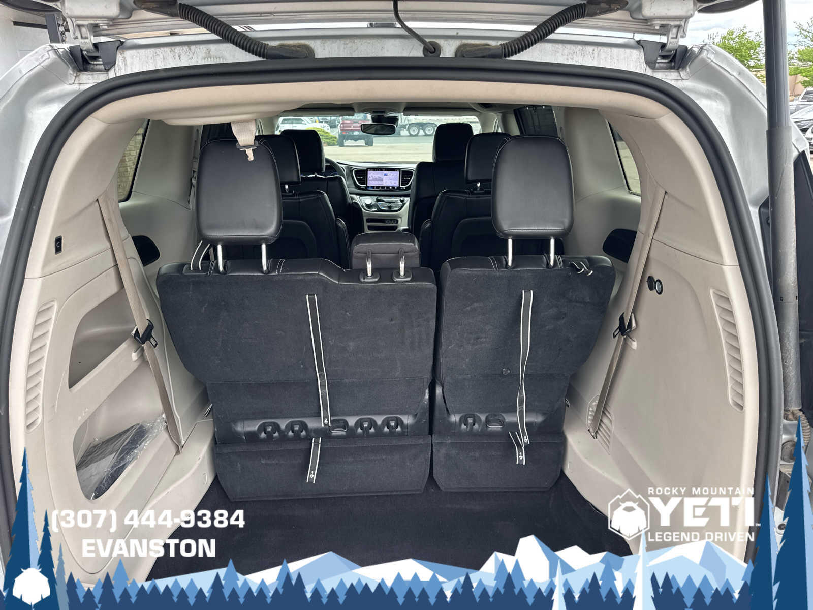 2023 Chrysler Pacifica Touring L - Photo 18