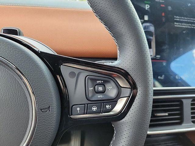 2025 VinFast VF 8 Plus - Photo 19